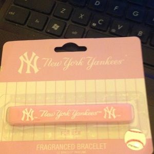NY Yankees fragrances bracelet pink pvc NWT gift